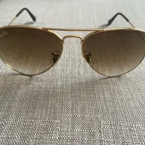 Rayban gold aviators